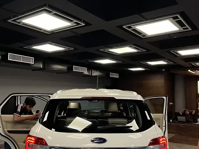 Used Ford Endeavour [2016-2019] Titanium 3.2 4x4 AT in Lucknow