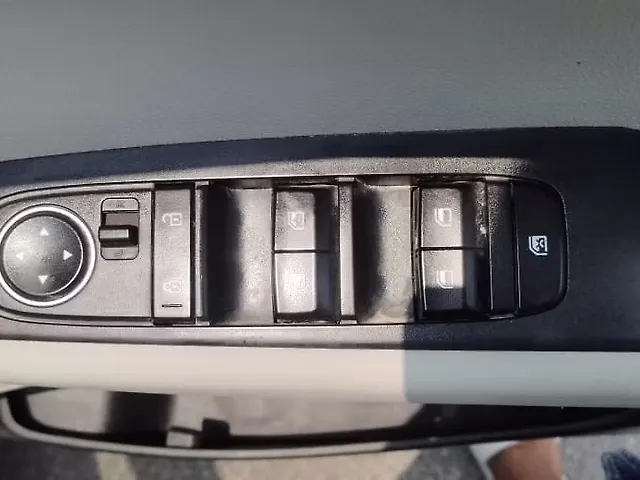 Used Kia Carens [2022-2023] Prestige 1.5 Petrol MT 7 STR in Delhi