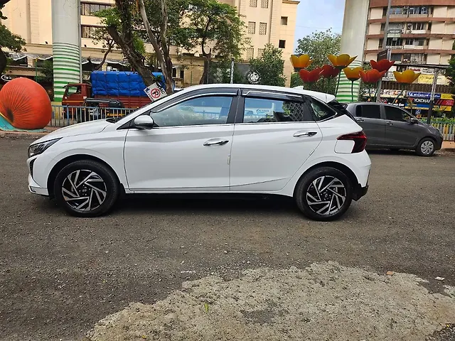 Used Hyundai i20 Asta 1.2 MT in Mumbai