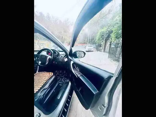Used Mahindra XUV500 [2015-2018] W6 in Kanpur