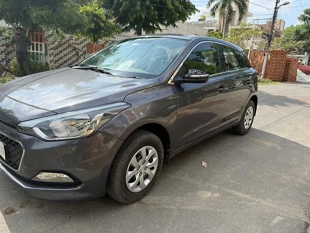 Used Hyundai Elite i20 [2017-2018] Sportz 1.4 CRDI in Agra