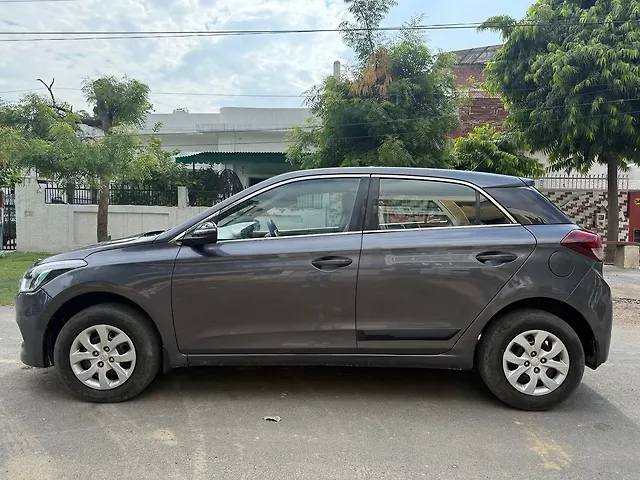 Used Hyundai Elite i20 [2017-2018] Sportz 1.4 CRDI in Agra