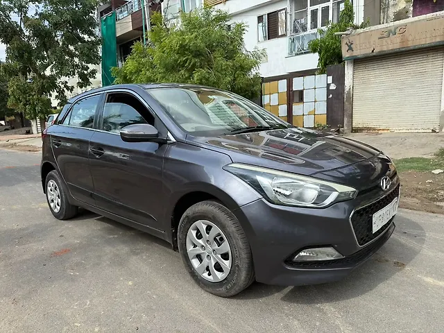 Used Hyundai Elite i20 [2017-2018] Sportz 1.4 CRDI in Agra