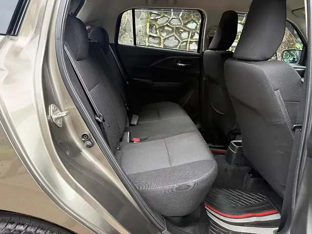 Used Maruti Suzuki Swift VXi (O) AMT in Mumbai