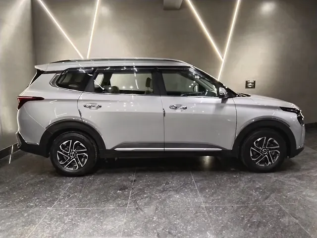 Used Kia Carens [2022-2023] Luxury Plus 1.5 Diesel 6 STR in Delhi