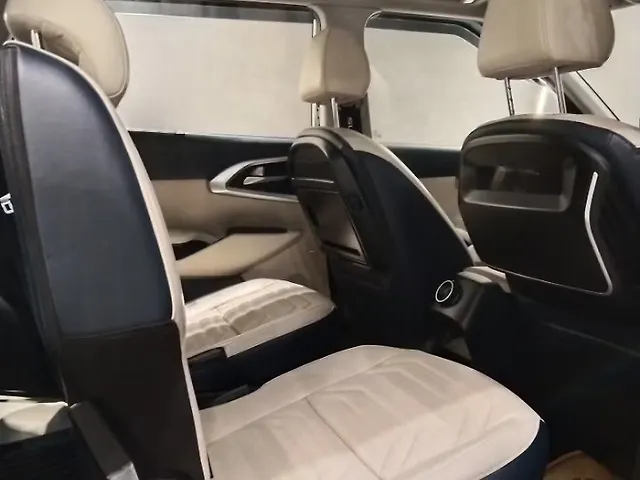 Used Kia Carens [2022-2023] Luxury Plus 1.5 Diesel 6 STR in Delhi