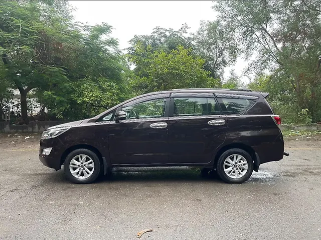 Used Toyota Innova Crysta [2016-2020] 2.4 V Diesel in Delhi