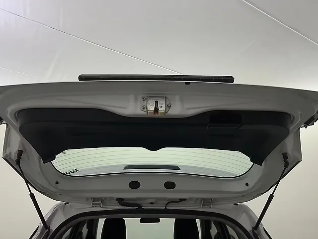 Used Maruti Suzuki Brezza ZXi [2023-2025] in Delhi