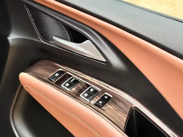 Used MG Hector Plus Sharp Pro 1.5 Turbo Petrol CVT 7 STR [2023] in Delhi