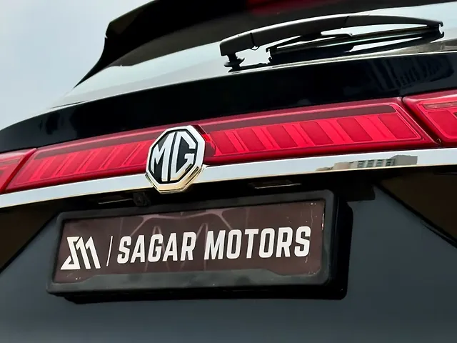 Used MG Hector Plus Sharp Pro 1.5 Turbo Petrol CVT 7 STR [2023] in Delhi
