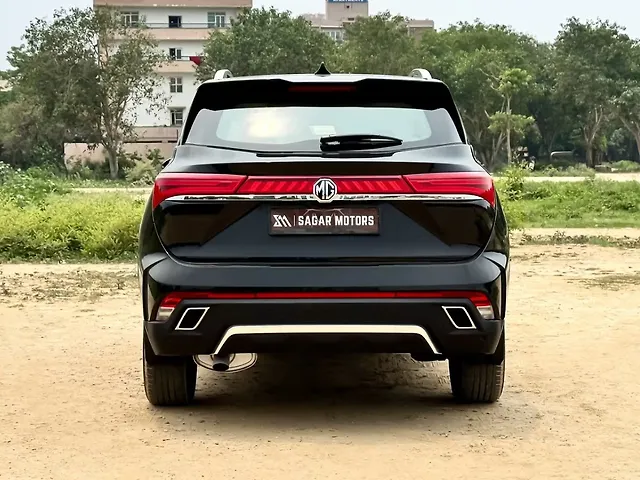 Used MG Hector Plus Sharp Pro 1.5 Turbo Petrol CVT 7 STR [2023] in Delhi