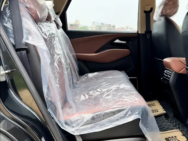 Used MG Hector Plus Sharp Pro 1.5 Turbo Petrol CVT 7 STR [2023] in Delhi