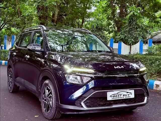Used 2022 Kia Carens in Kolkata