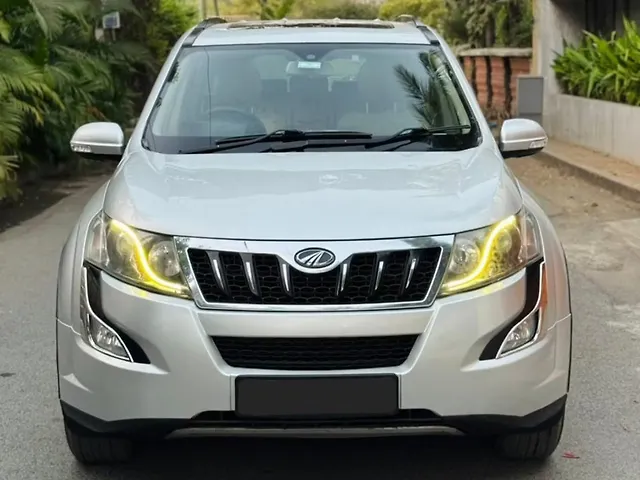 Used 2016 Mahindra XUV500 in Surat