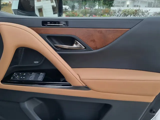 Used Lexus LX 500d with Ash Open Pore Sumi Black Trim in Delhi
