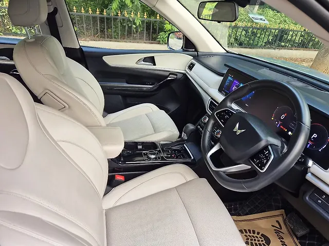 Used Mahindra XUV700 AX7 Luxury Pack Diesel AT AWD 7 STR in Gurgaon