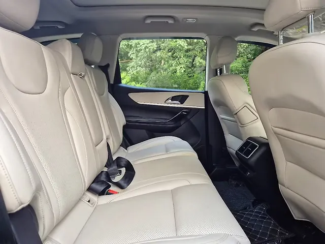 Used Mahindra XUV700 AX7 Luxury Pack Diesel AT AWD 7 STR in Gurgaon
