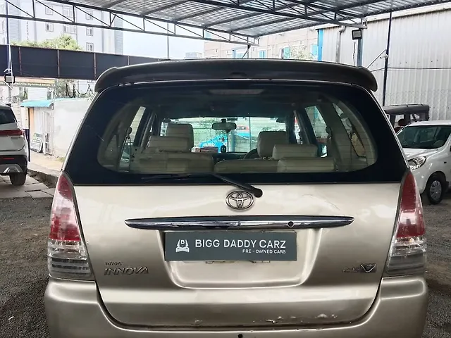 Used Toyota Innova [2005-2009] 2.5 V 8 STR in Hyderabad
