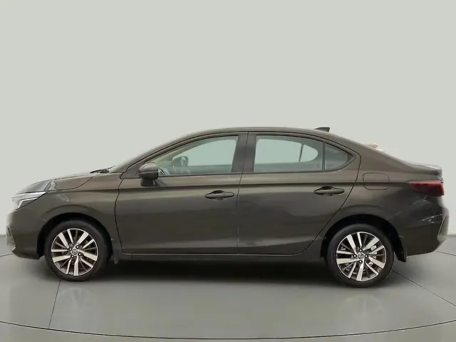 Second Hand 2021 Honda City VX CVT for sale at Rs. 8,90,000