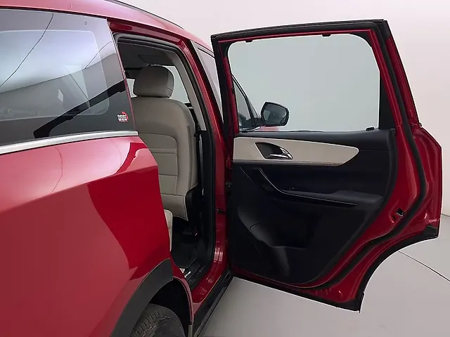 Used Mahindra XUV700 AX 7 Petrol AT Luxury Pack 7 STR [2021] in Bangalore