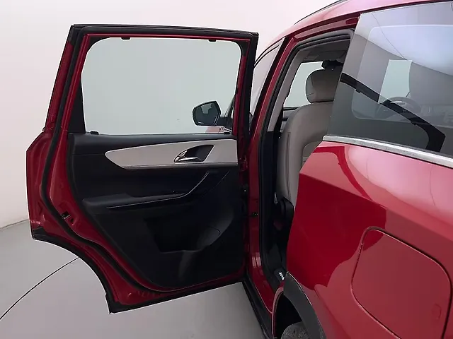 Used Mahindra XUV700 AX 7 Petrol AT Luxury Pack 7 STR [2021] in Bangalore