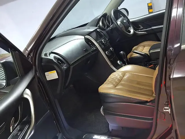 Used Mahindra XUV500 W11 AT in Delhi