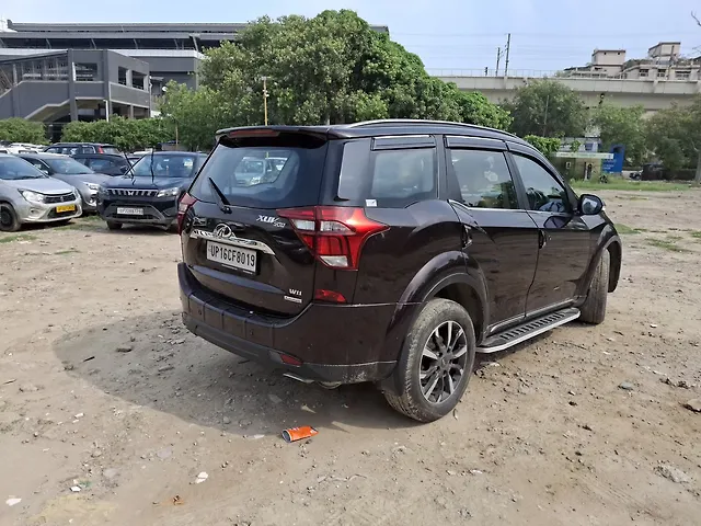 Used Mahindra XUV500 W11 AT in Delhi