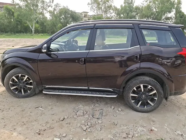 Used Mahindra XUV500 W11 AT in Delhi