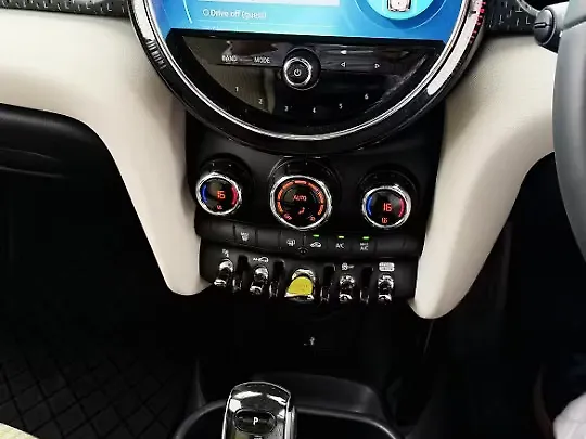 Used MINI Cooper SE 3-Door in Delhi