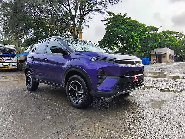 Used Tata Nexon Fearless Plus (S) 1.2 Petrol 6MT Dual Tone [2023-2025] in Mumbai