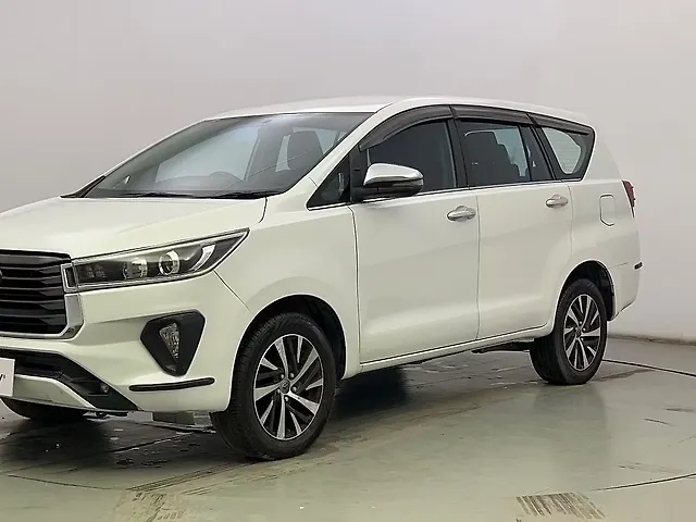 Used 2022 Toyota Innova Crysta in Kolkata