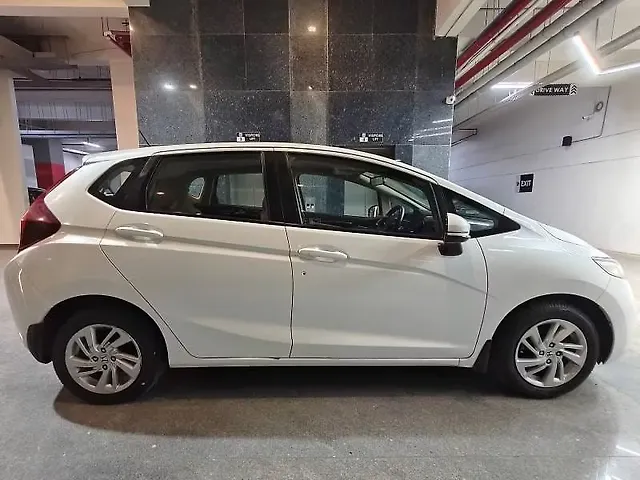 Used Honda Jazz [2015-2018] V AT Petrol in Ahmedabad