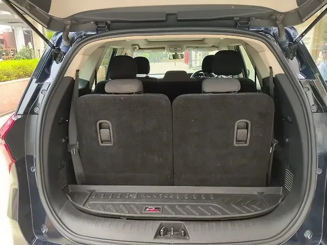 Used Mahindra XUV700 AX 5 Petrol MT 7 STR [2021] in Delhi