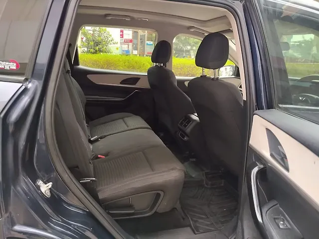 Used Mahindra XUV700 AX 5 Petrol MT 7 STR [2021] in Delhi