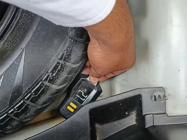 Used Maruti Suzuki Swift [2021-2024] VXi [2021-2023] in Dehradun