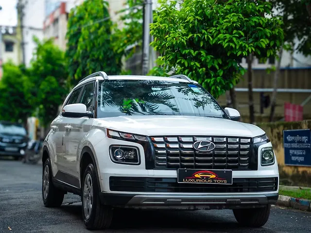 Used 2022 Hyundai Venue in Kolkata