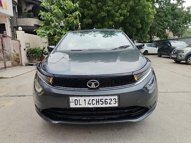 Used 2023 Tata Altroz in Delhi