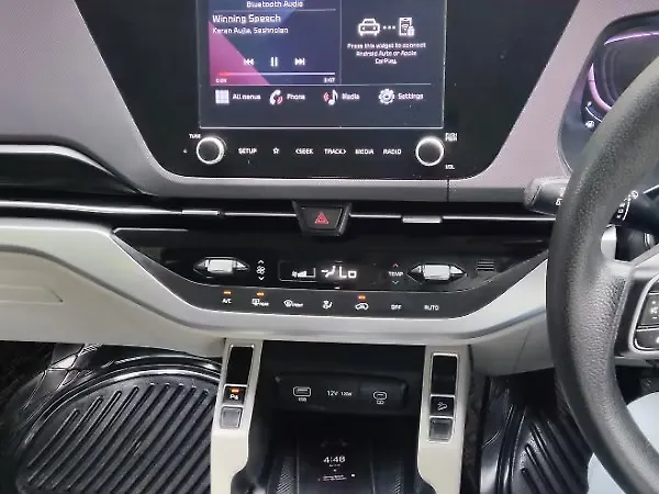 Used Kia Carens [2022-2023] Prestige Plus 1.4 Petrol MT 7 STR in Delhi