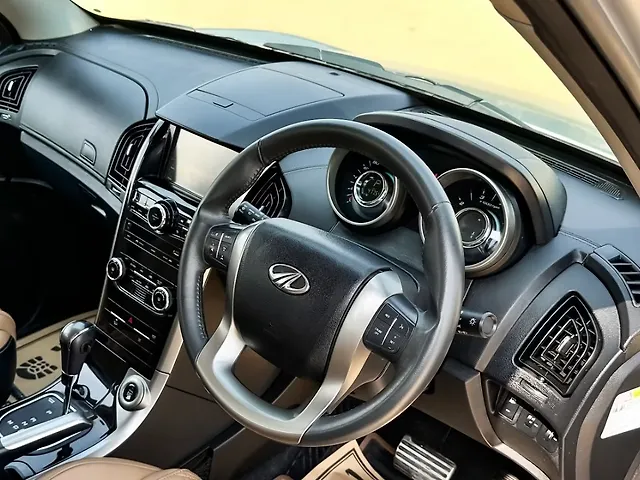 Used Mahindra XUV500 W11 AT in Delhi