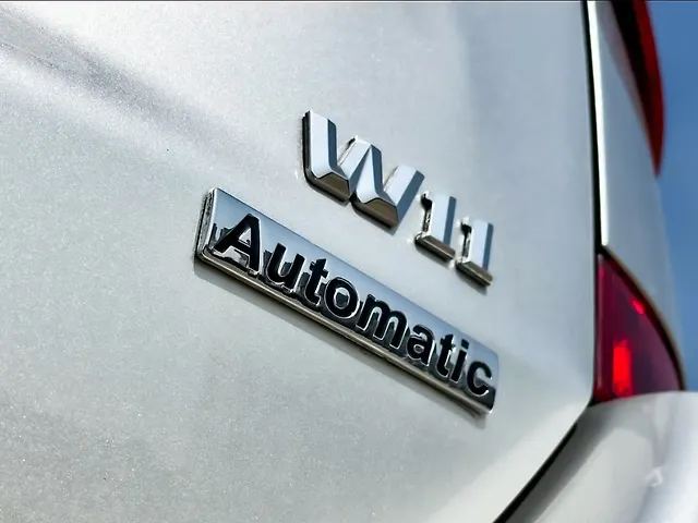 Used Mahindra XUV500 W11 AT in Delhi