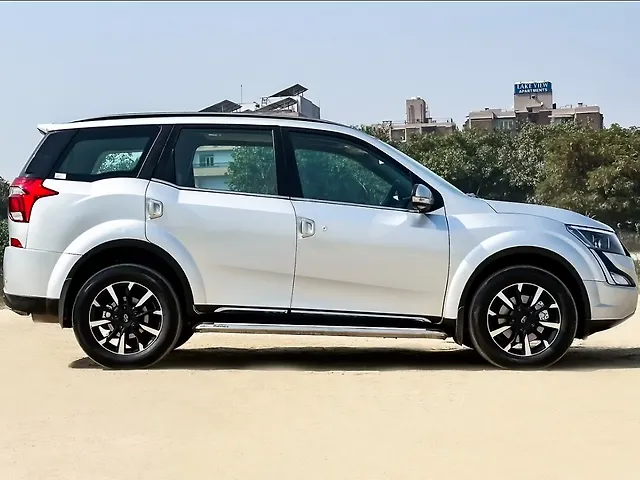 Used Mahindra XUV500 W11 AT in Delhi