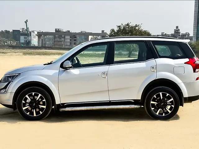 Used Mahindra XUV500 W11 AT in Delhi