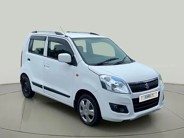 Used 2017 Maruti Suzuki Wagon R in Surat