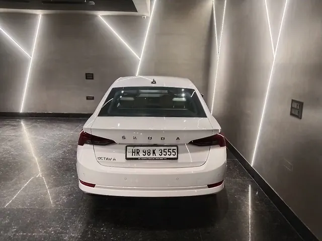 Used Skoda Octavia L&K 2.0 in Delhi
