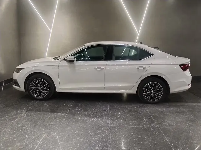 Used Skoda Octavia L&K 2.0 in Delhi