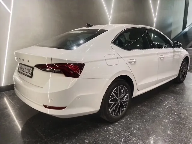 Used Skoda Octavia L&K 2.0 in Delhi