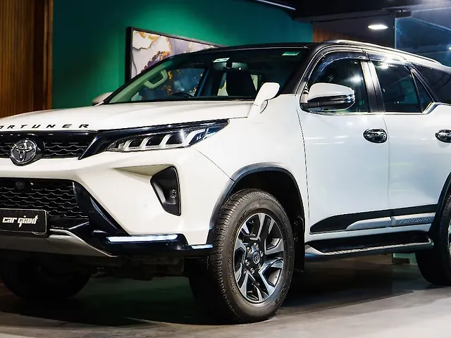 Used Toyota Fortuner Legender 2.8 4X4 AT in Delhi