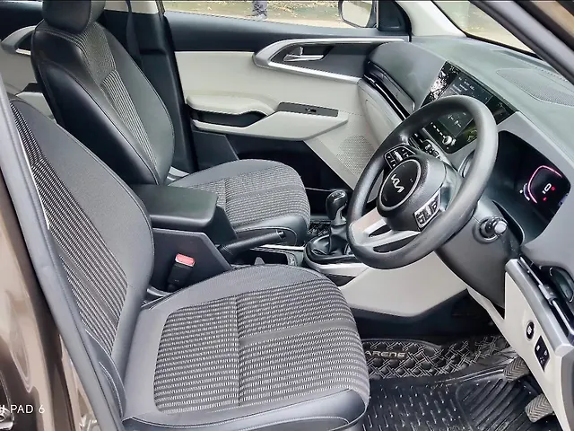 Used Kia Carens [2022-2023] Prestige Plus 1.4 Petrol MT 7 STR in Delhi