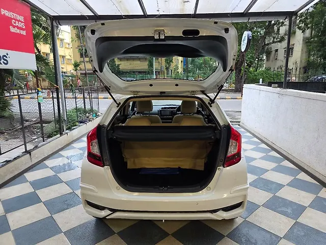 Second Hand 2023 Honda New Jazz ZX for sale at Rs. 9,45,000