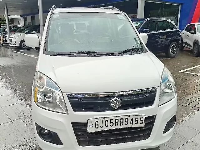 Used 2017 Maruti Suzuki Wagon R in Surat